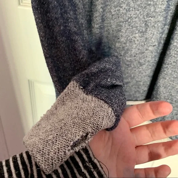 Gray Long-Sleeve High-Low Women's Sweater - Picture 5 of 8